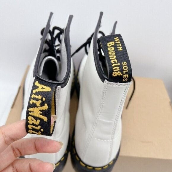 Dr. Martens 11821 Lace Up 8-Eye Combat Boots White Smooth Leather Wms US 5 EU 36 - Picture 8 of 11